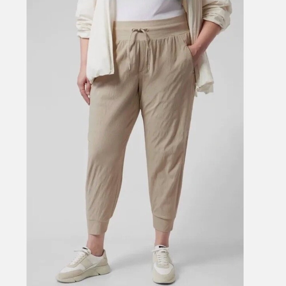 ATHLETA Trekkie North Jogger Size 24 Plus Beige Ripstop Lightweight 3X NEW